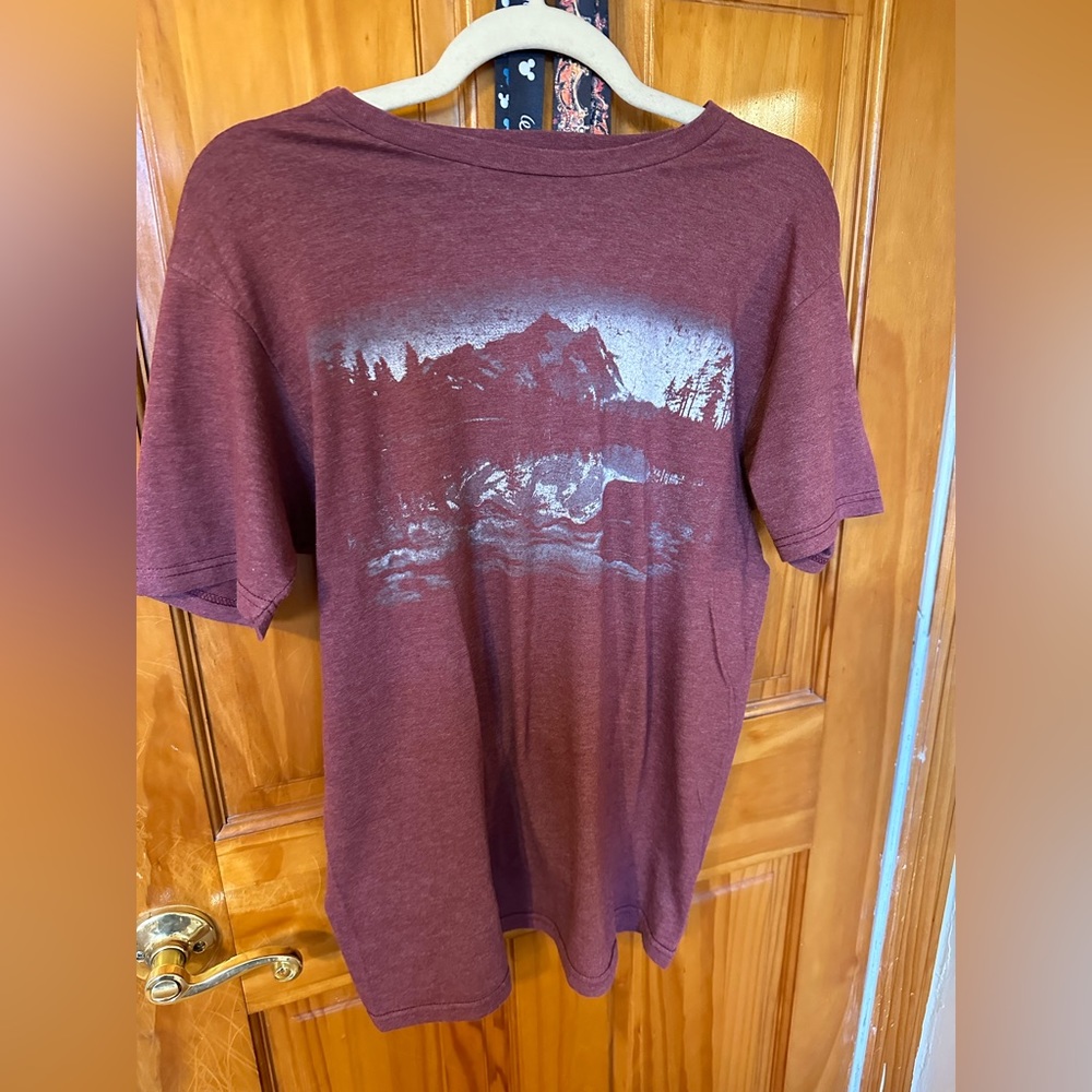 Mens APT. 9 TShirt Size Medium